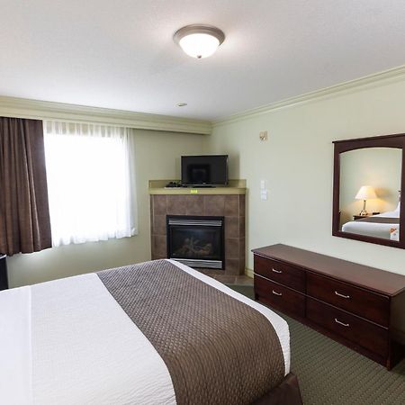 Quality Inn & Suites Whitecourt Kültér fotó