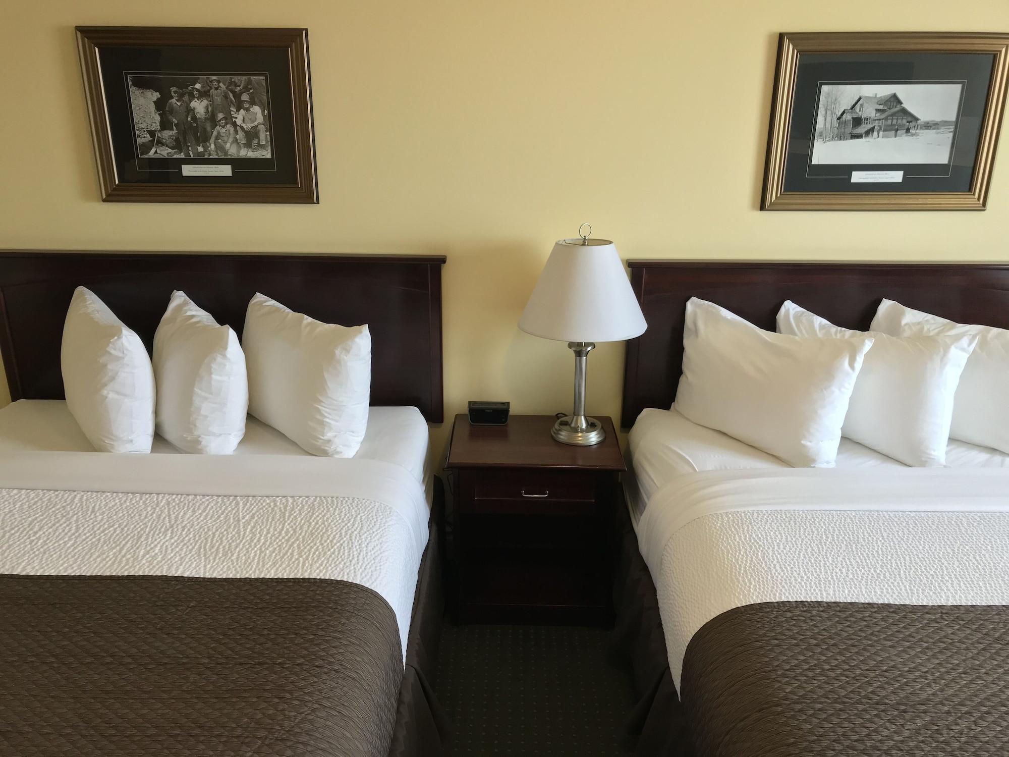 Quality Inn & Suites Whitecourt Kültér fotó