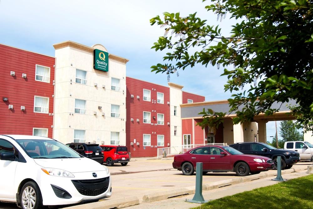 Quality Inn & Suites Whitecourt Kültér fotó
