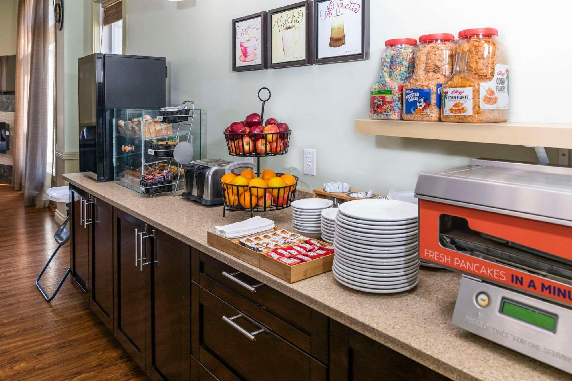 Quality Inn & Suites Whitecourt Kültér fotó