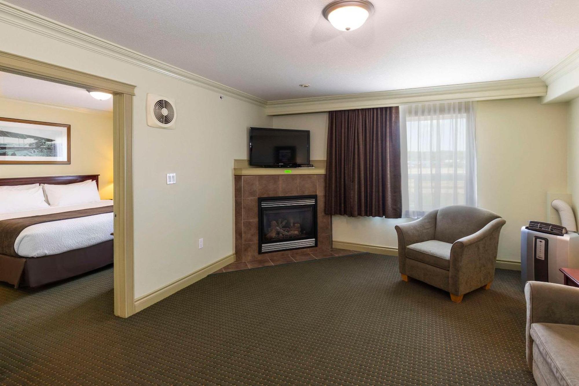 Quality Inn & Suites Whitecourt Kültér fotó