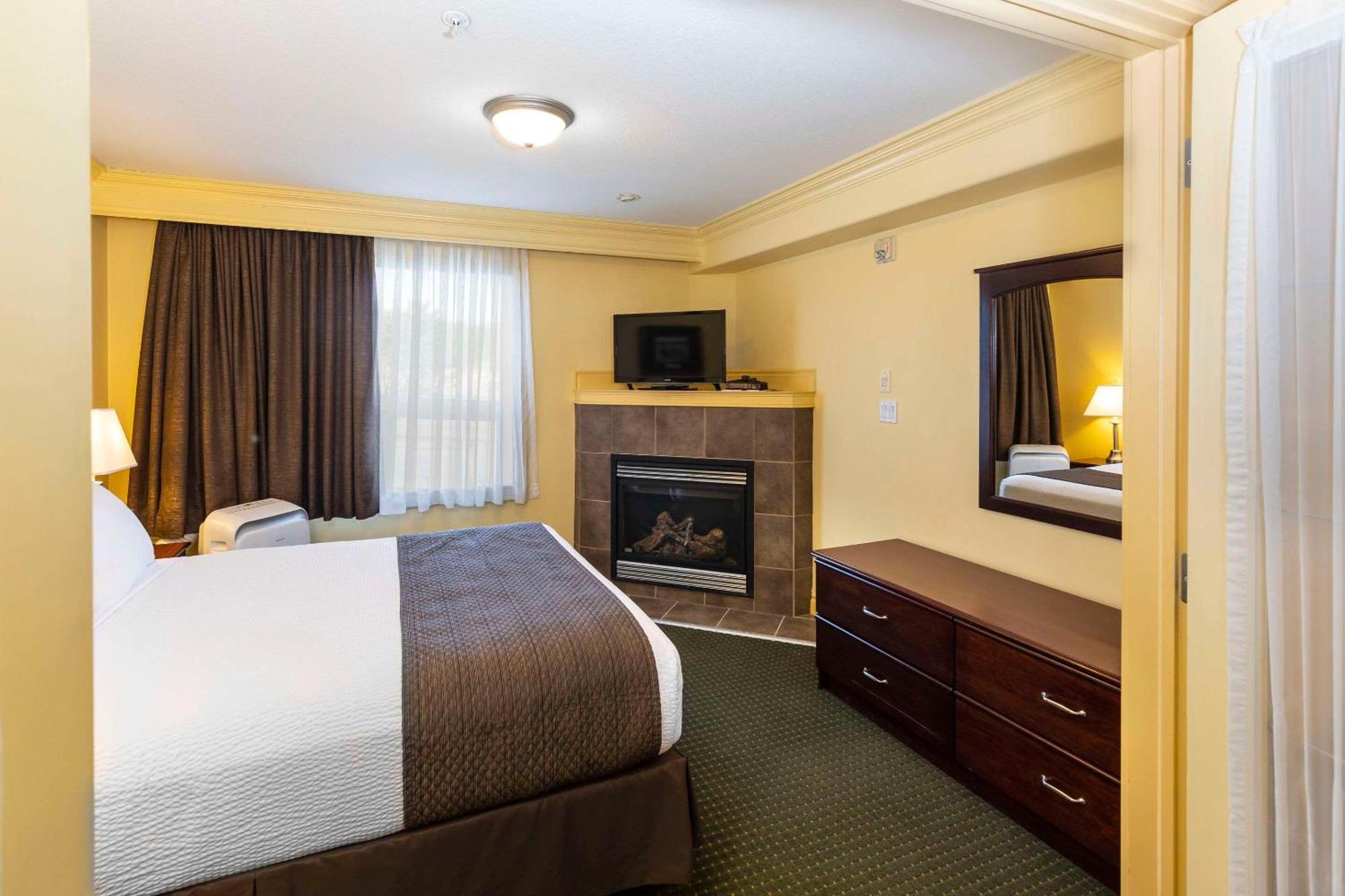 Quality Inn & Suites Whitecourt Kültér fotó
