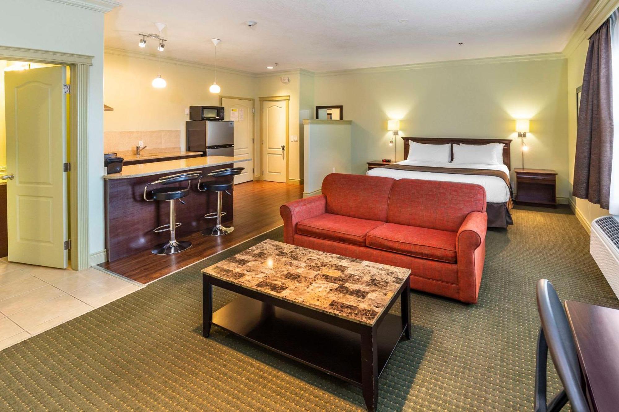 Quality Inn & Suites Whitecourt Kültér fotó